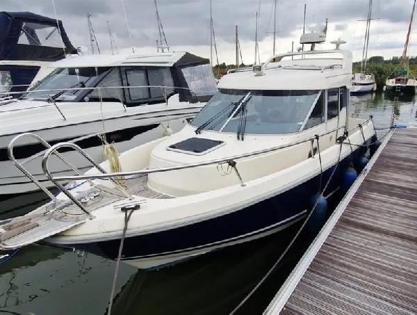 Aquador 25CE For Sale From Seakers Yacht Brokers