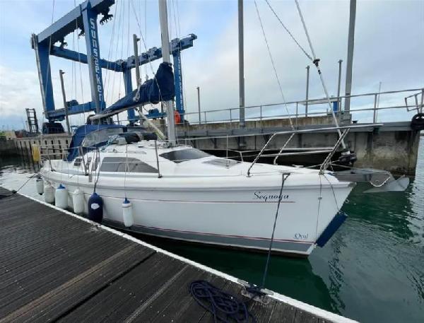 Hunter Legend 29.5 For Sale From Seakers Yacht Brokers