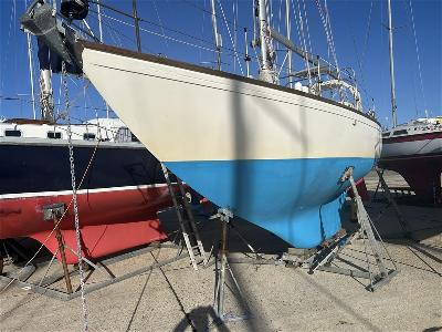 Holman & Pye  Twister 28 